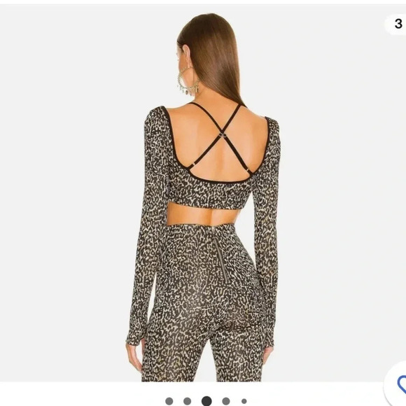 Dundas X Revolve leopard Joplin Long sleeve knit crop top - Picture 3 of 10